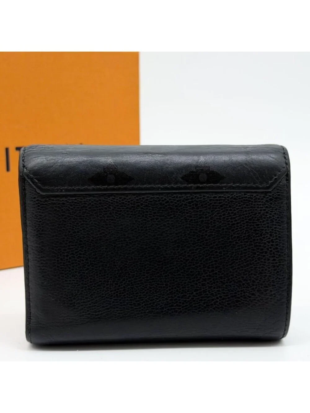 Louis Vuitton Portefeuille Very Compact Monogram Trifold Wallet
